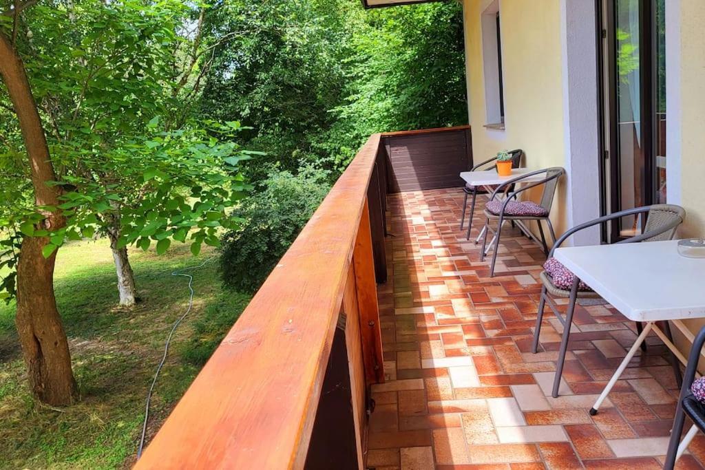 Colourful 2.5 Bedroom With Large Balcony & Garden. Prinzersdorf 外观 照片